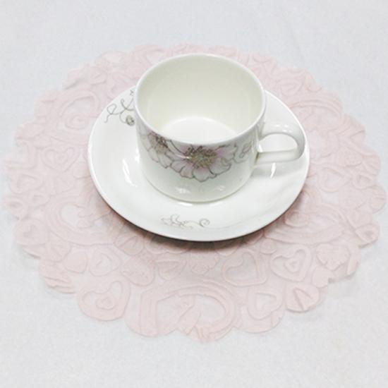 Disposable coffe cup table mats